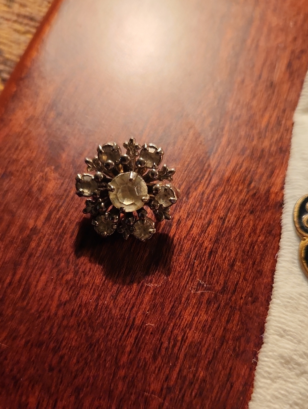Vintage-Style Flower Cluster Brooch in Silver Tone with Clear Stones